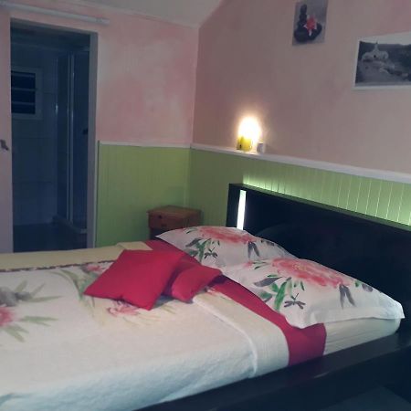 실라오스 Petite Fleur De Lentilles B&B 외부 사진