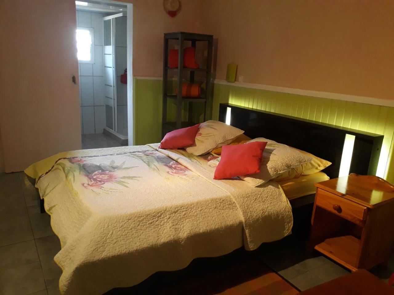 실라오스 Petite Fleur De Lentilles B&B 외부 사진