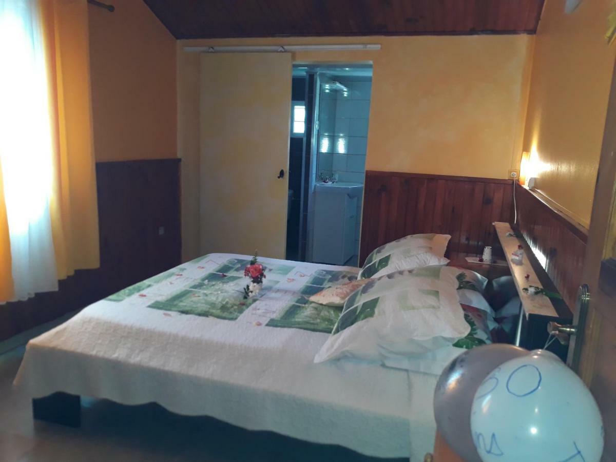 실라오스 Petite Fleur De Lentilles B&B 외부 사진