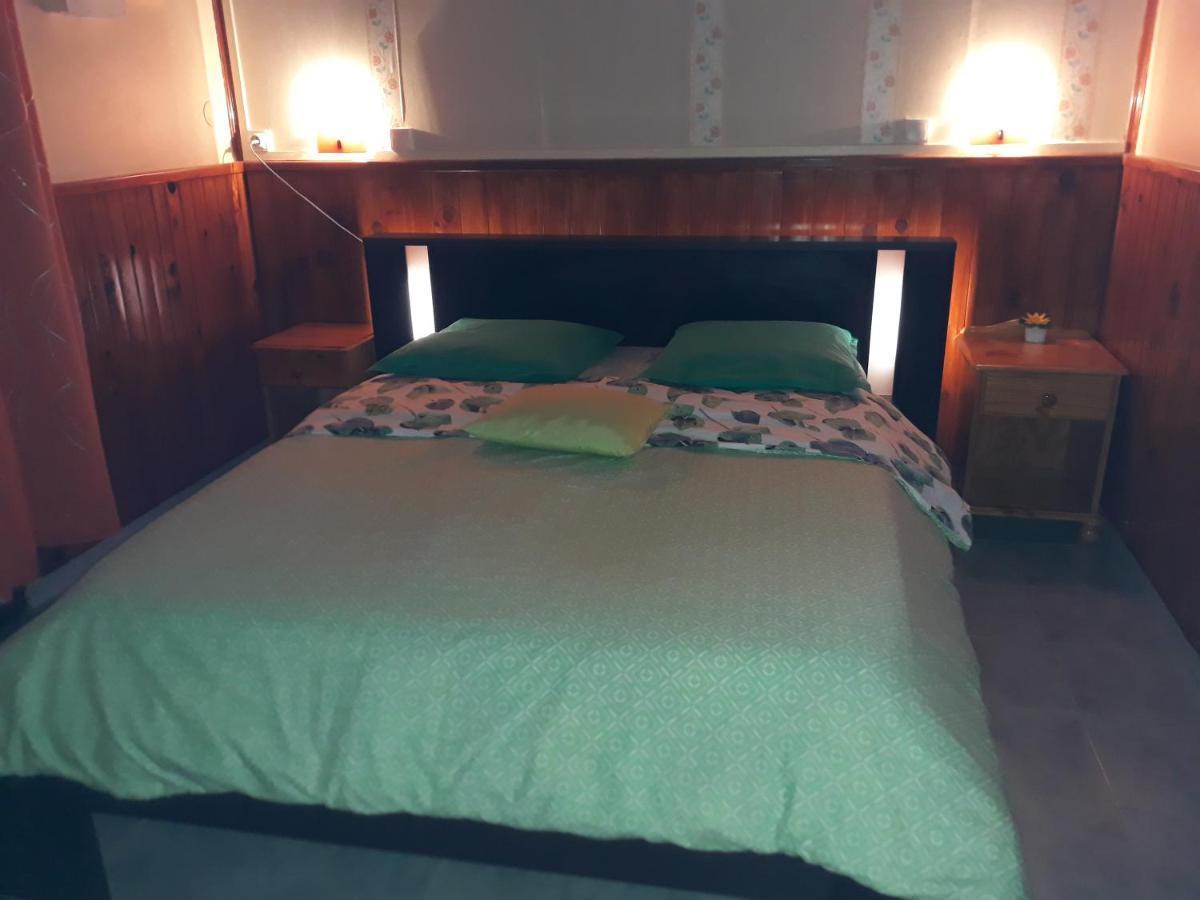 실라오스 Petite Fleur De Lentilles B&B 외부 사진