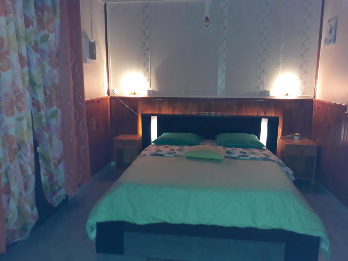 실라오스 Petite Fleur De Lentilles B&B 외부 사진