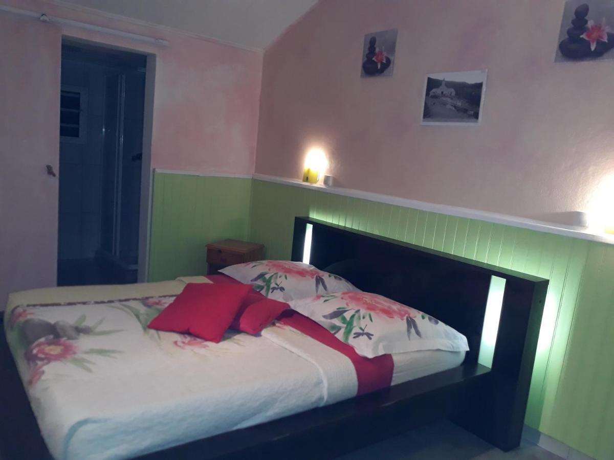 실라오스 Petite Fleur De Lentilles B&B 외부 사진