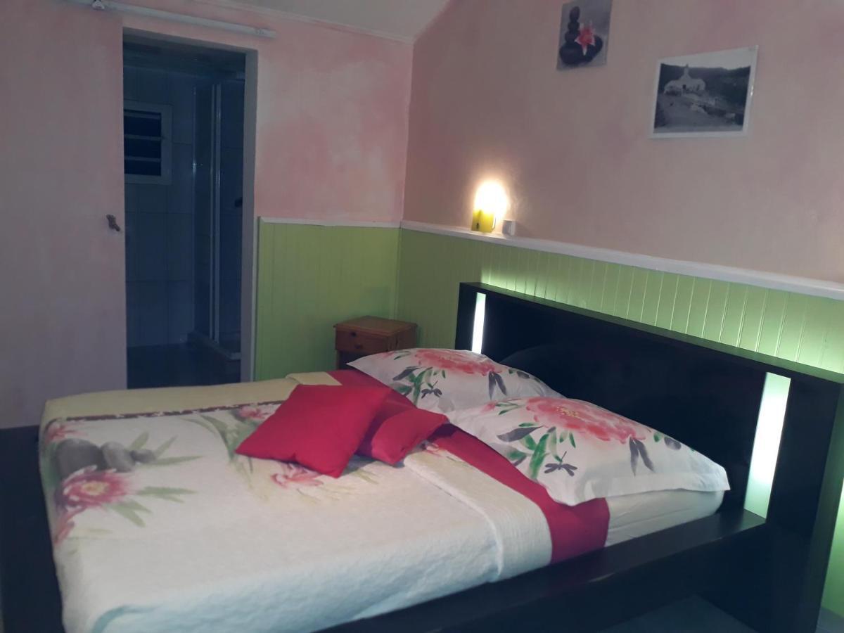 실라오스 Petite Fleur De Lentilles B&B 외부 사진